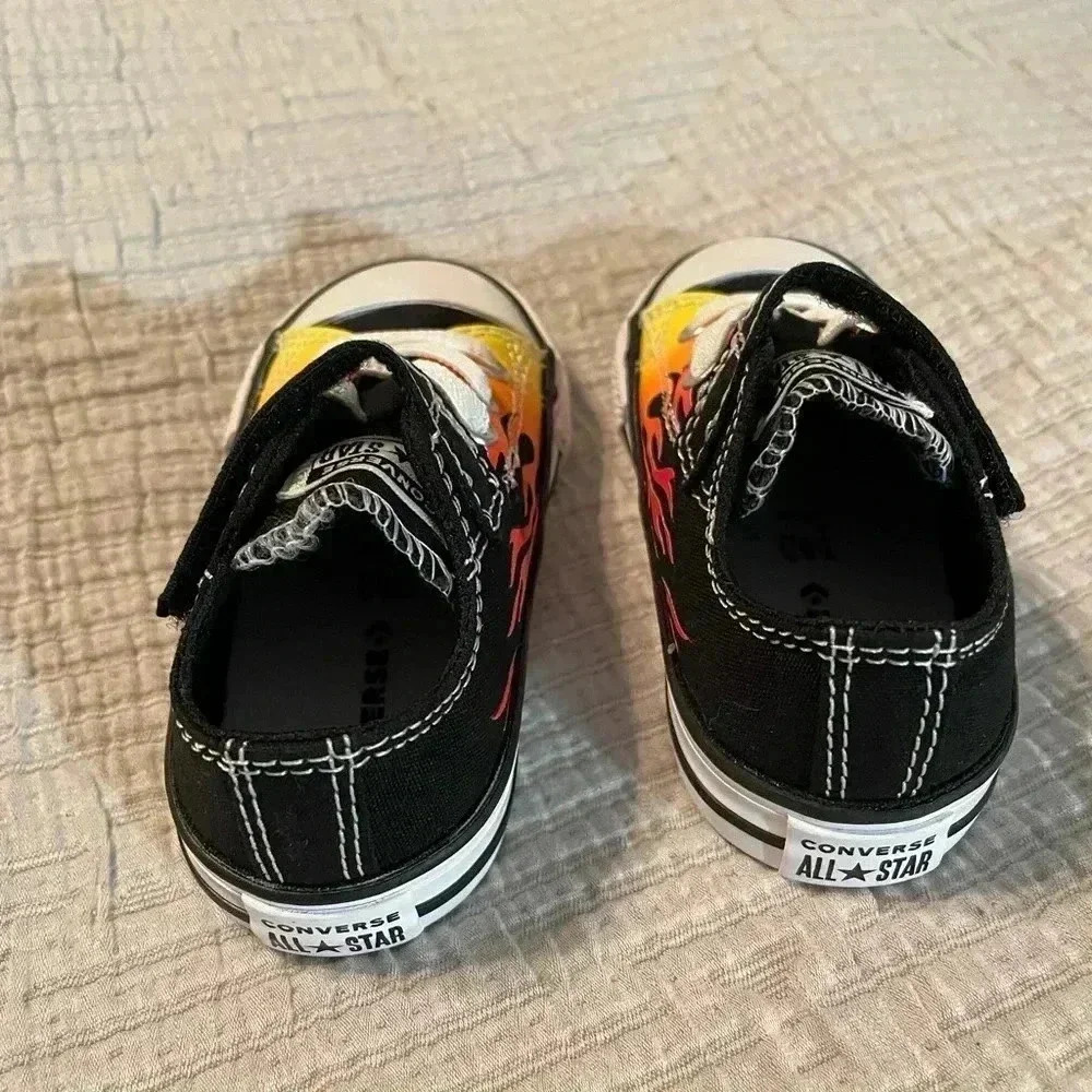 Converse sneakers. NWT - Picture 3 of 4